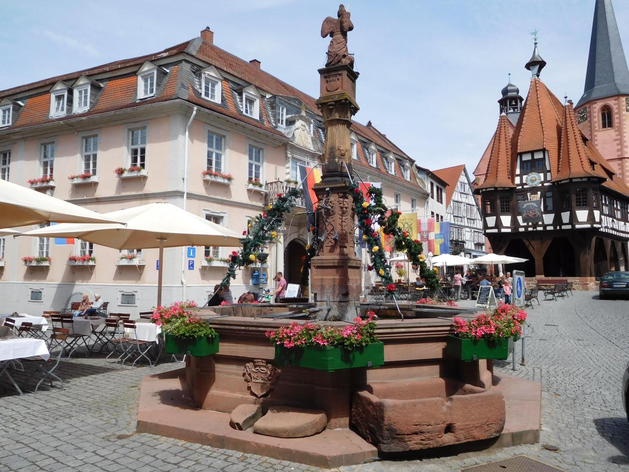 Apartmán Wohnen Am Historischen Rathaus Michelstadt Exteriér fotografie